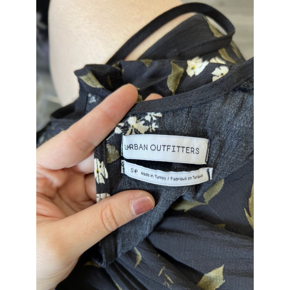 Urban Outfitters Black Floral Kimono Sleeve Maxi Dress Size S - Picture 4 of 10